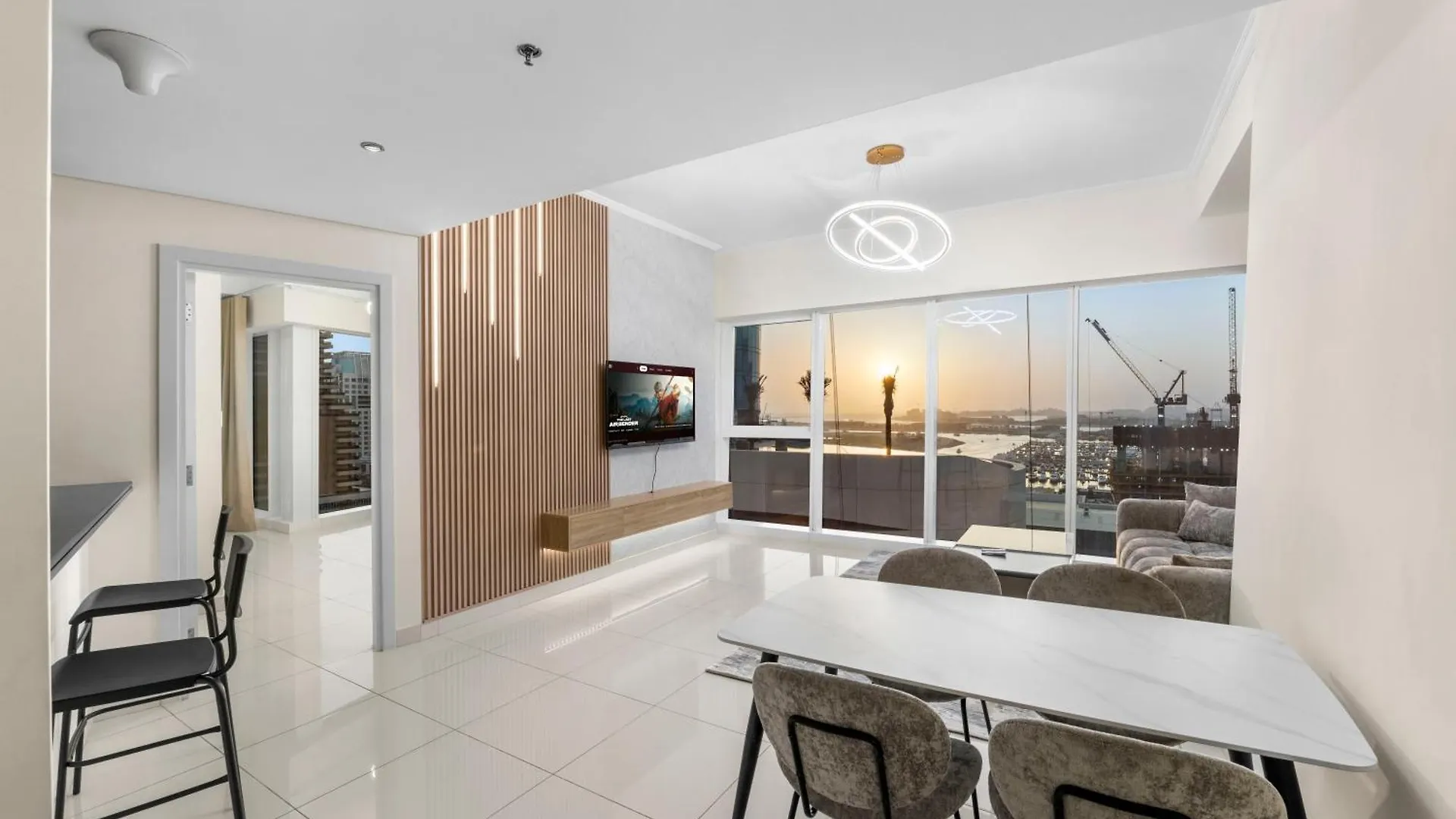 Luxury Apartment 2Br With Sea & Palm View - Damac Heights Dubai