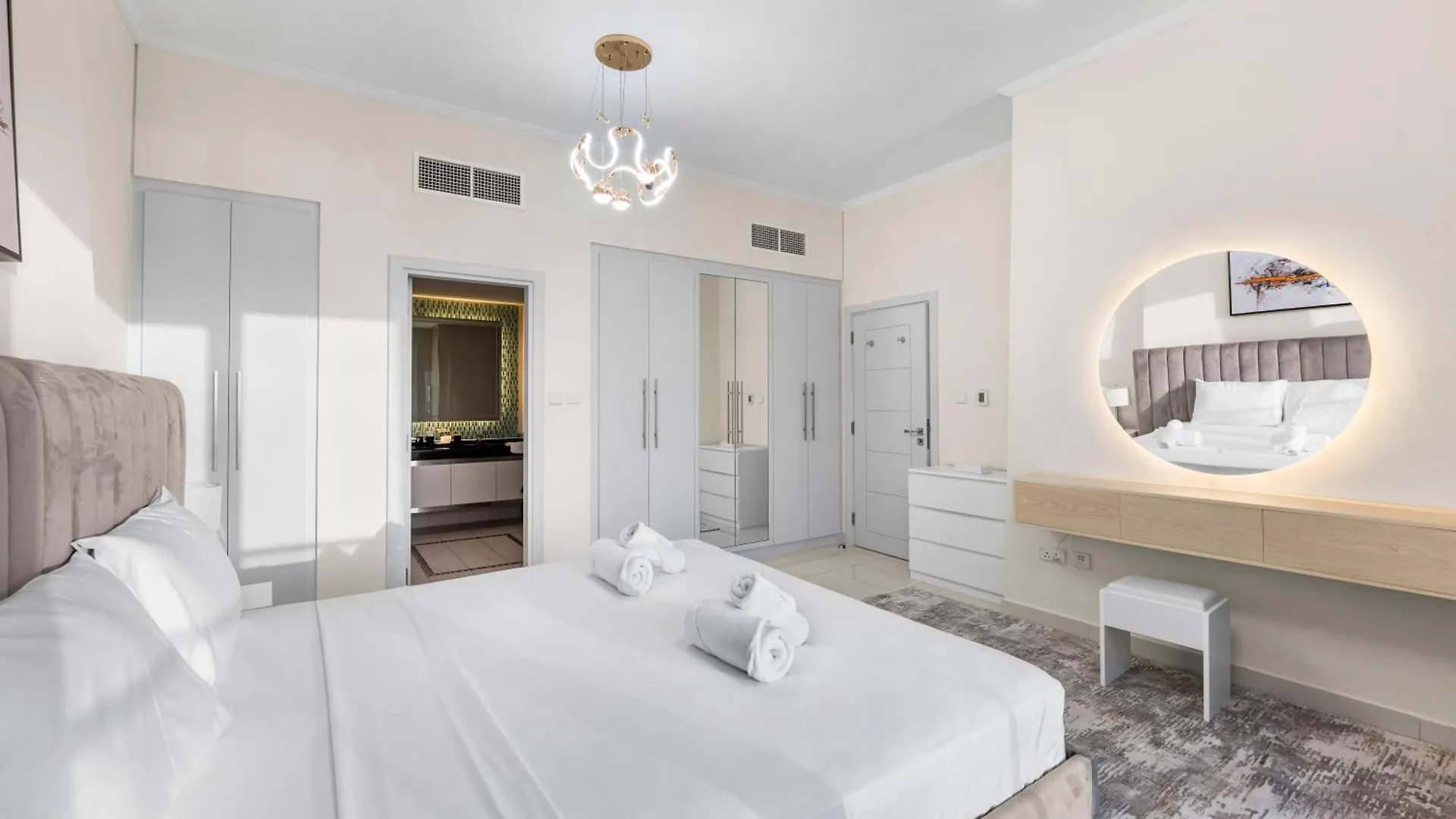 Luxury Apartment 2Br With Sea & Palm View - Damac Heights Dubai