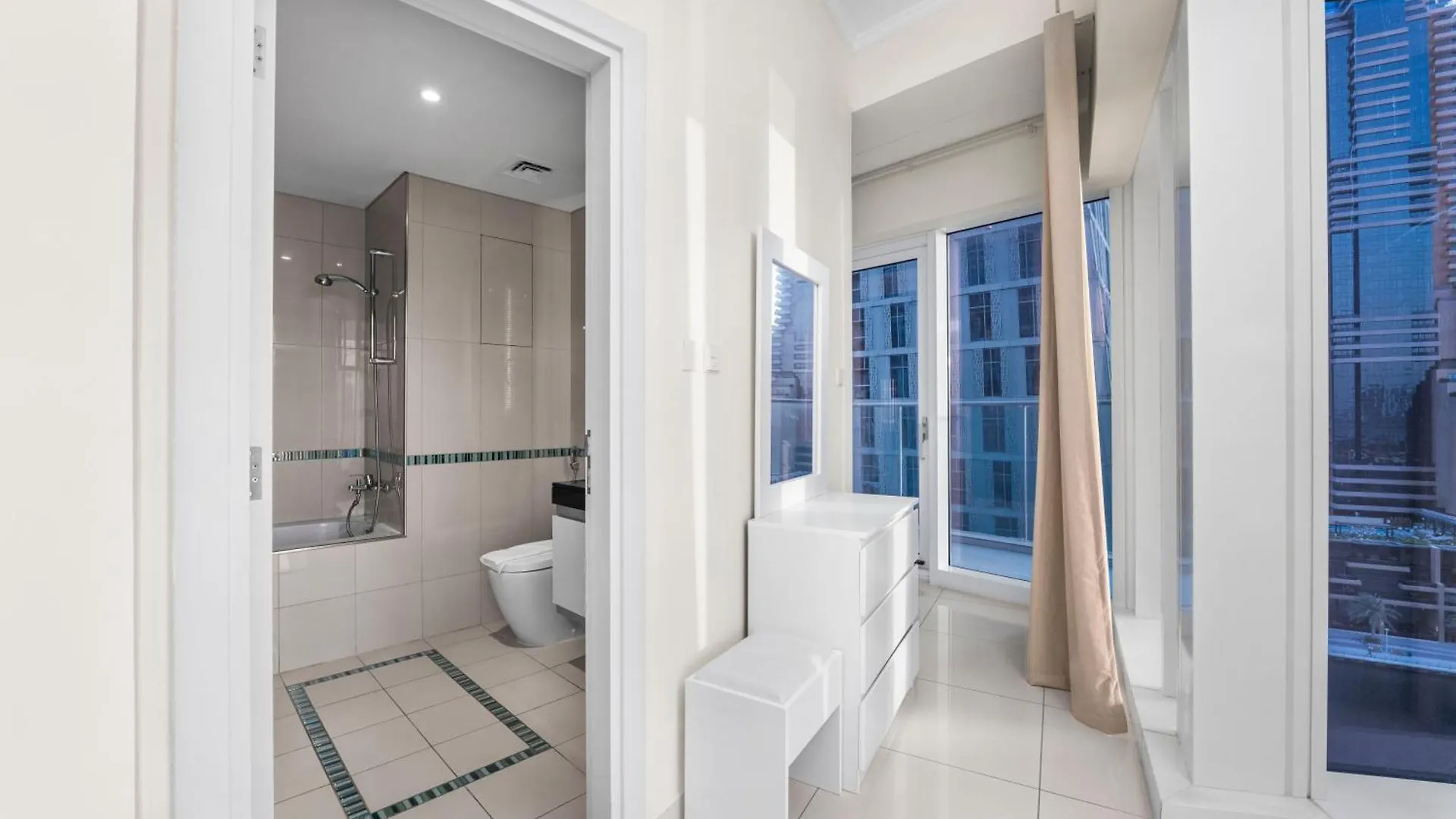 Luxury Apartment 2Br With Sea & Palm View - Damac Heights Dubai
